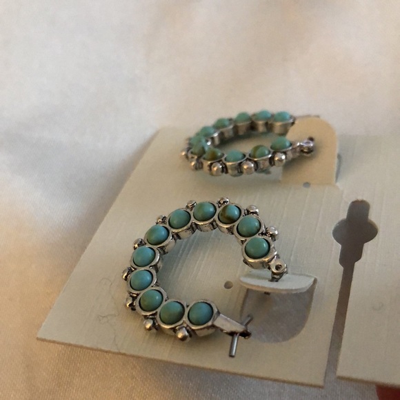 Lucky Brand Silver Tone Turquoise Set Stone Midi Hoop Earrings NWT - Picture 6 of 10